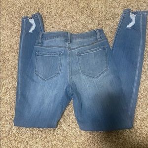 High-rise KanCan, minimal distressing - NEW WITH TAGS!